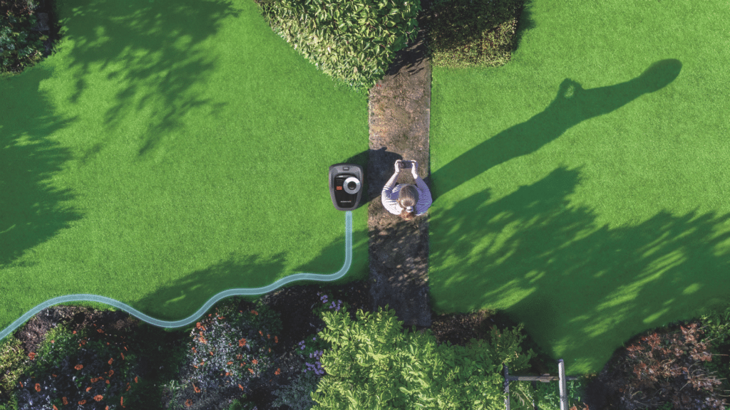 Segway Navimow Mähroboter bei präziser Rasenpflege – smarte Technologie für exakte Mähzonen und Gartenästhetik